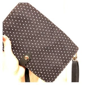Thirty-one crossover/clutch